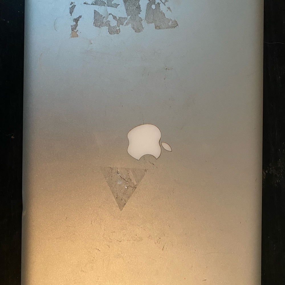 2010 MacBook Pro Computer - Picture 6 of 7